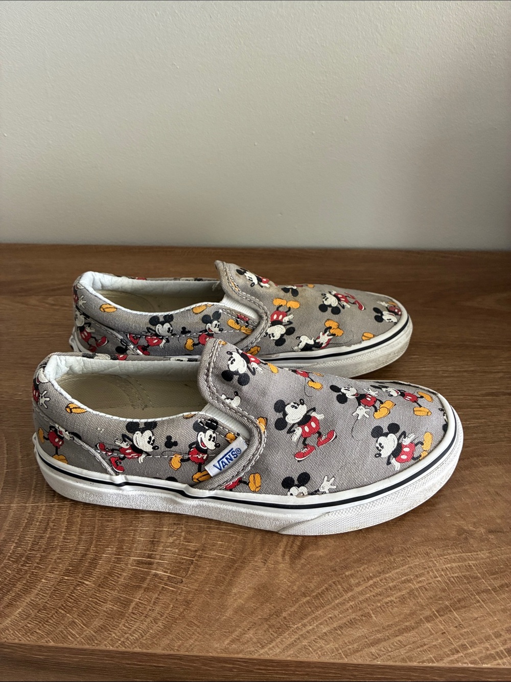 Vans x Disney Mickey Mouse Slip On Shoes Gray Canvas Youth Size 1.5 Sneakers